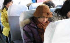 扒开学生双腿猛进入喷水观看